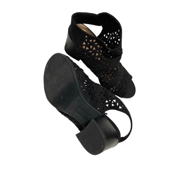 Black Heels - Picture 2 of 3